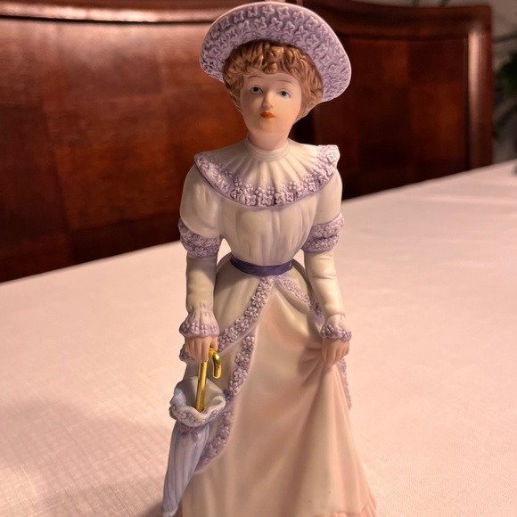 Vintage Victorian figurine Porcelain “Penelope” #1491 - Picture 11 of 12